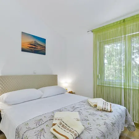 Crowonder Cascada With Jacuzzi - S4 * Starigrad Paklenica