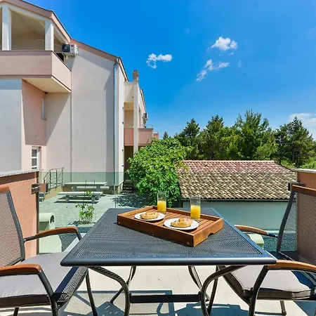 Crowonder Cascada With Jacuzzi - S4 * Starigrad Paklenica
